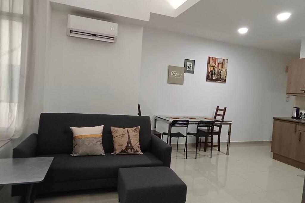 Klcc Newly Renovated Apartment كوالالمبور المظهر الخارجي الصورة